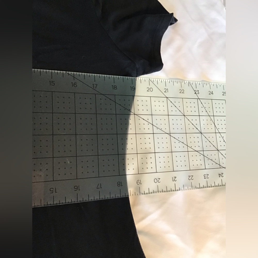 Banana Republic Black Short Sleeve Tee - Picture 2 of 5